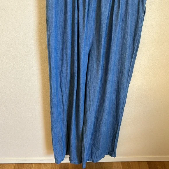 ❄️Old Navy Puff Sleeve Chambray Jumpsuit❄️ - Picture 7 of 10